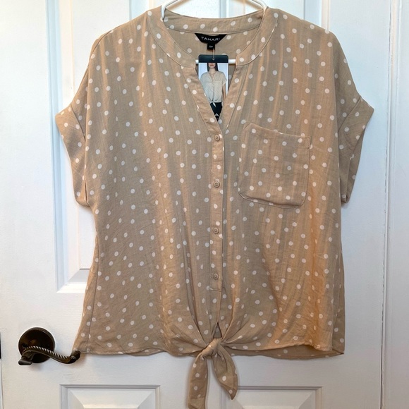 TAHARI Women’s Beige & White Polka Dot Short Sleeves Blouse - Picture 2 of 8